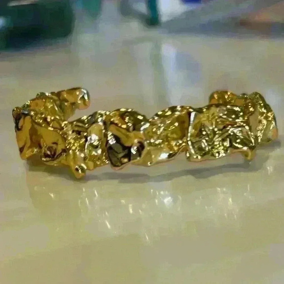 Amber Sceats malleable gold bracelet. Never worn. - Picture 3 of 4